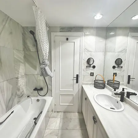 Belgravia Club, Marina Holiday home